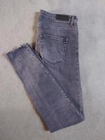 Review Jeans 30 grau Skinny Neuwertig Niedersachsen - Seelze Vorschau