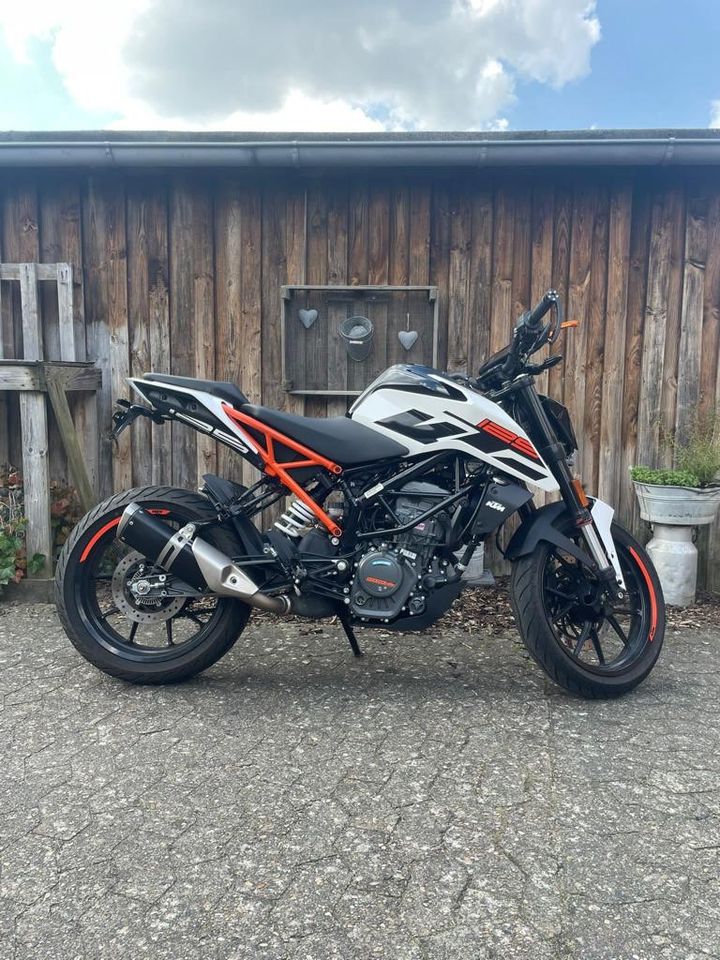 KTM Duke 125 1. Hand, 10/2020 weiss in Nordstemmen