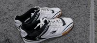 Turnschuhe Hallenschuhe neuwertig Gr. 39 Baden-Württemberg - Köngen Vorschau