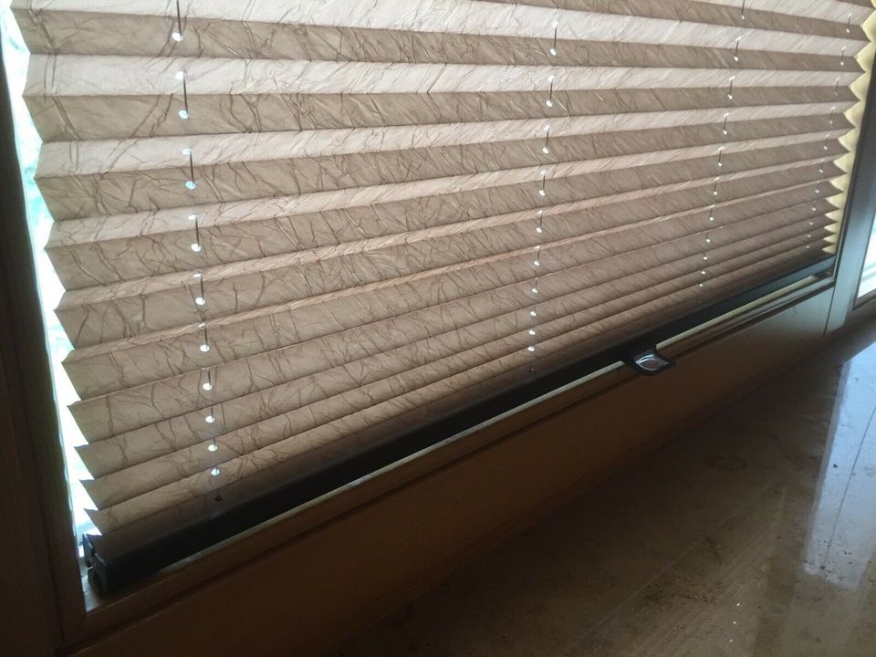 Hochwertiges Fenster Plissee System in Nattheim