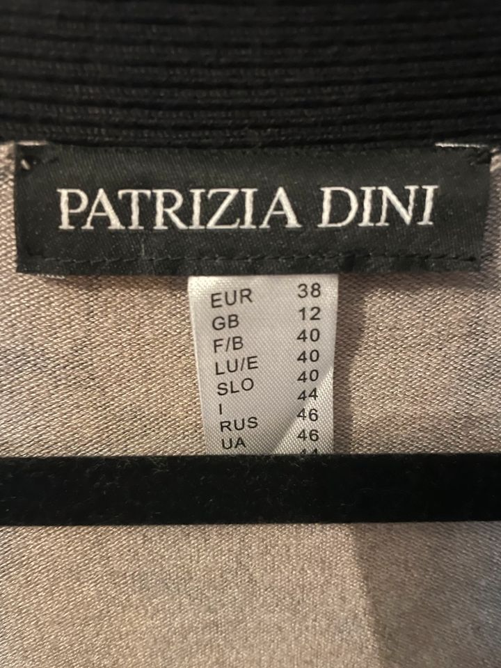 Strickjacke von Patricia Dini Gr 38 top Zustand in Büren