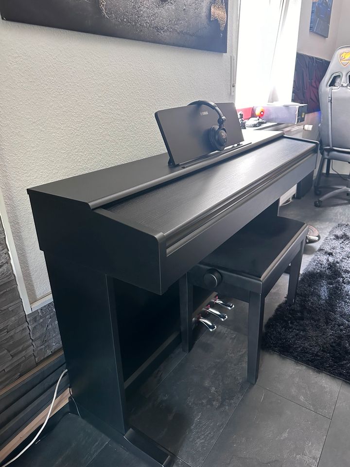 Yamaha YDP-145 E Piano in Dortmund