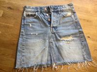 Jeansrock H&M Gr. 32 mit Knöpfen Hessen - Eppertshausen Vorschau