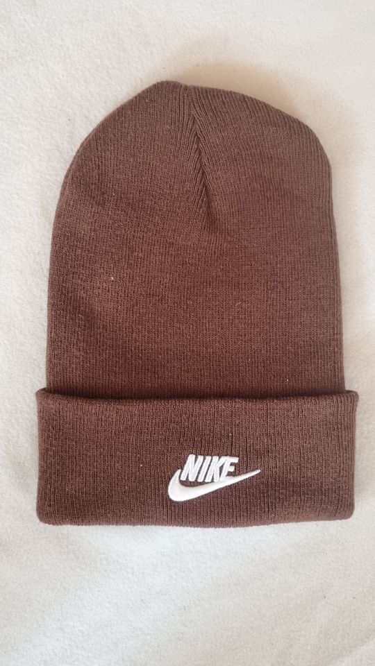 Nike Beanie Utility Futura Brown DJ6224-259 one Size Wintermütze in Heroldstatt