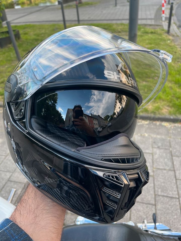 Shark Spartan RS Carbon Helm  Motorradhelm in Essen