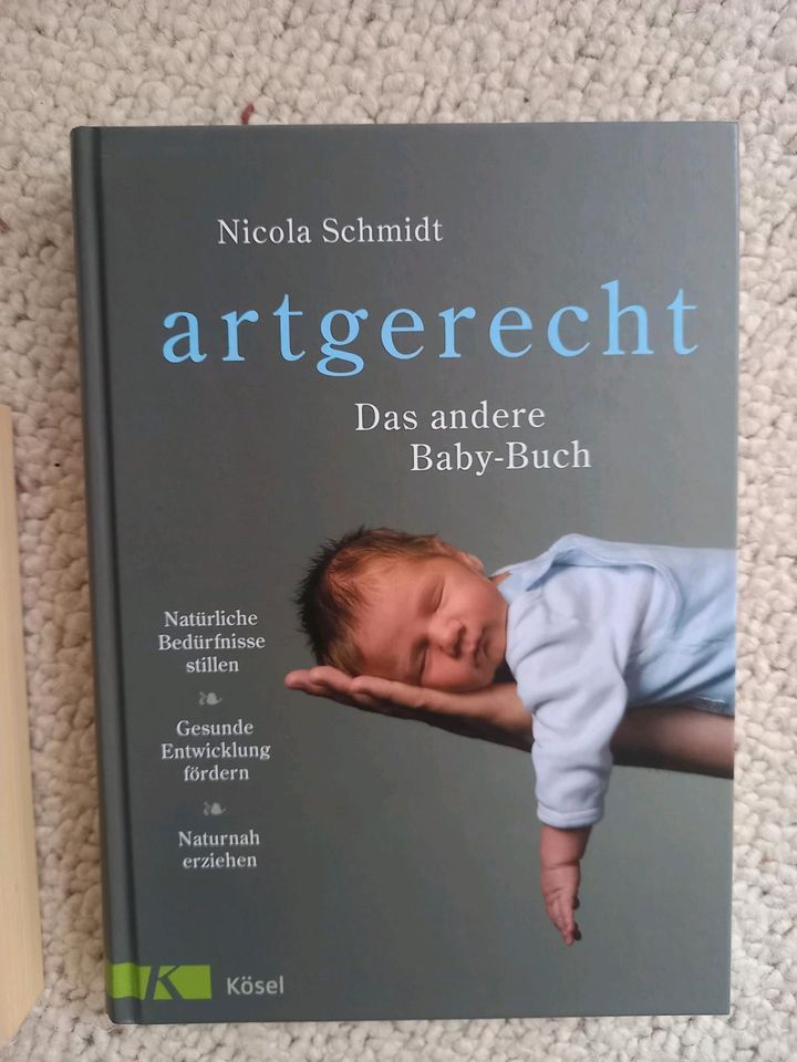 Artgerecht von Nicola Schmidt, neuwertig in Düsseldorf