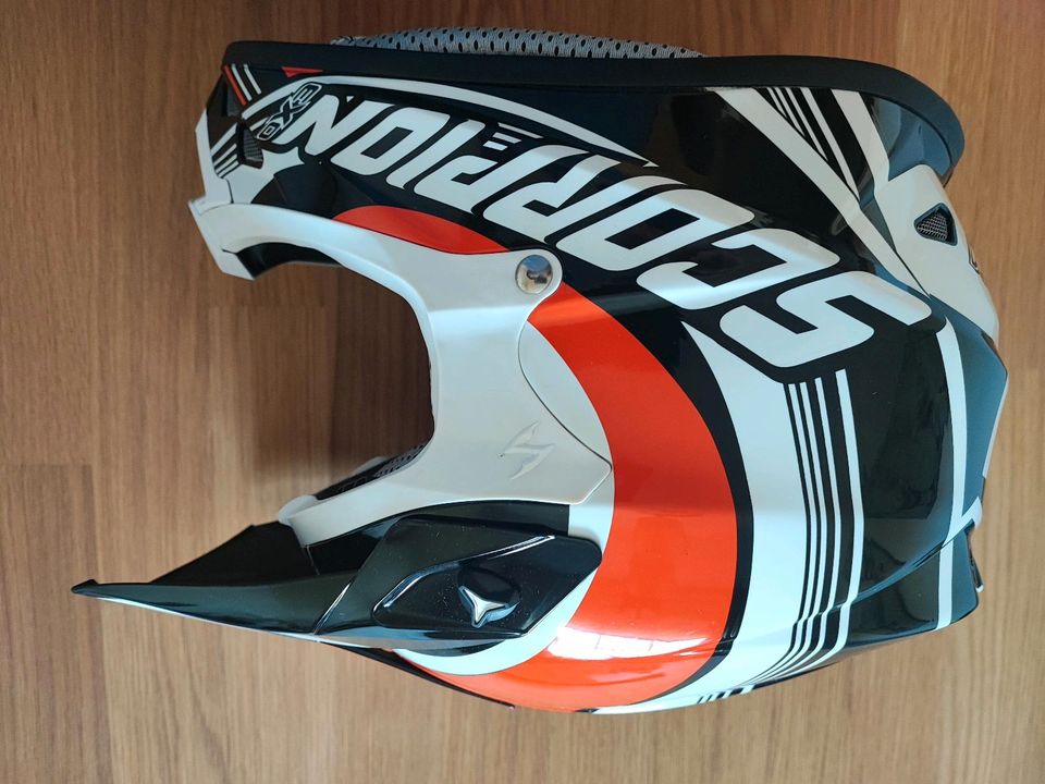 Enduro-Motocross- Helm Scorpion in Schwalmstadt
