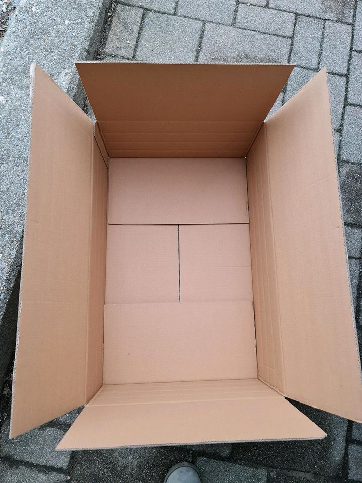 Karton Schachtel Umzugkarton zu verkaufen in Deggendorf