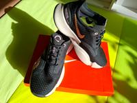 NEU Nike Schuhe Damen 37/38 Hessen - Reiskirchen Vorschau