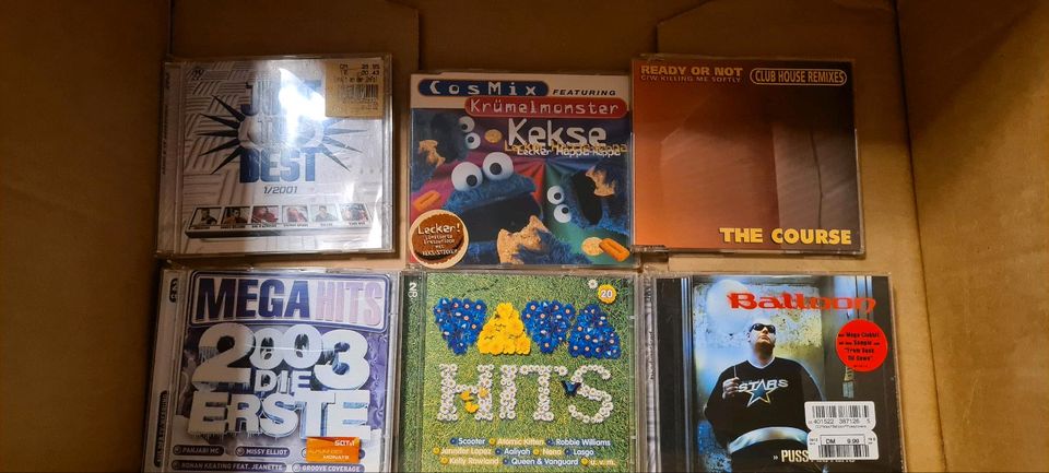 Kiste CD 90er, 2000er, Fanta 4, Toten Hosen, REM etc Hörspiele in Saarlouis