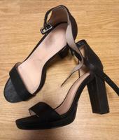 Riemchen High Heels Sandaletten Gr.35 Pumps schwarz Blockabsatz Baden-Württemberg - Ravensburg Vorschau