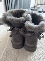 UGG Stiefeletten grau Hessen - Pfungstadt Vorschau