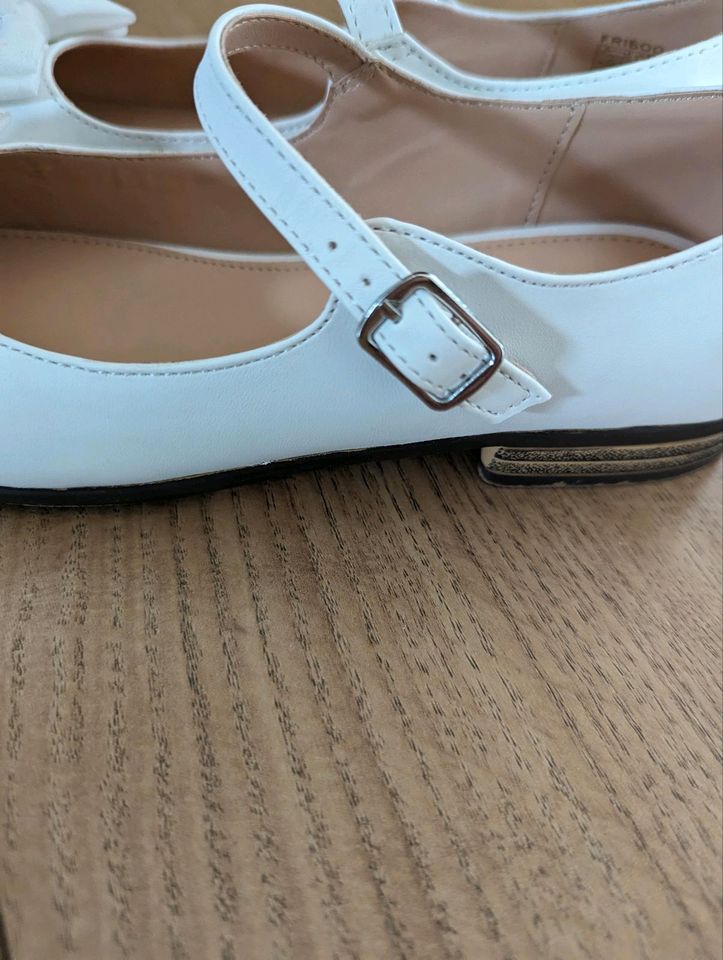 Kommunionschuhe Friboo Gr. 36 weiß Ballerina mit Riemchen in Atting