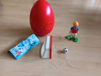 Playmobil 4947 Fußballer mit beweglichem Fuß im Osterei Ostern Hessen - Habichtswald Vorschau