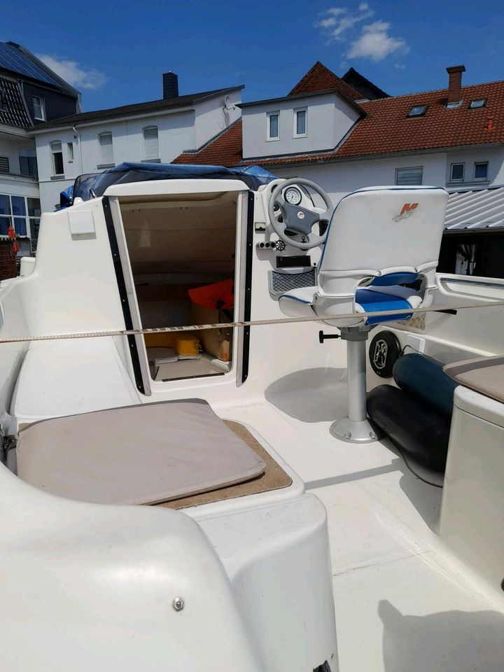 Quicksilver Flamingo 420 Cat. C Motorboot mit Anhänger in Kirchhain