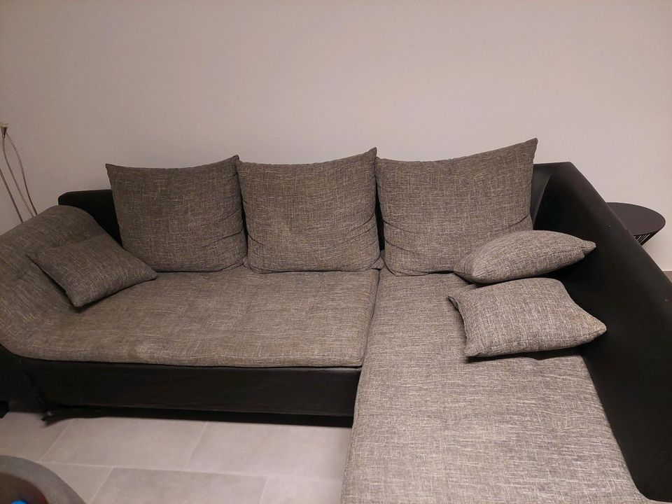 Verschenke Couch 2x3m in Lippetal