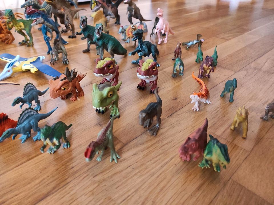 Dinosaurier, zB. Schleich, Mattel, Lego, ab in Kenn