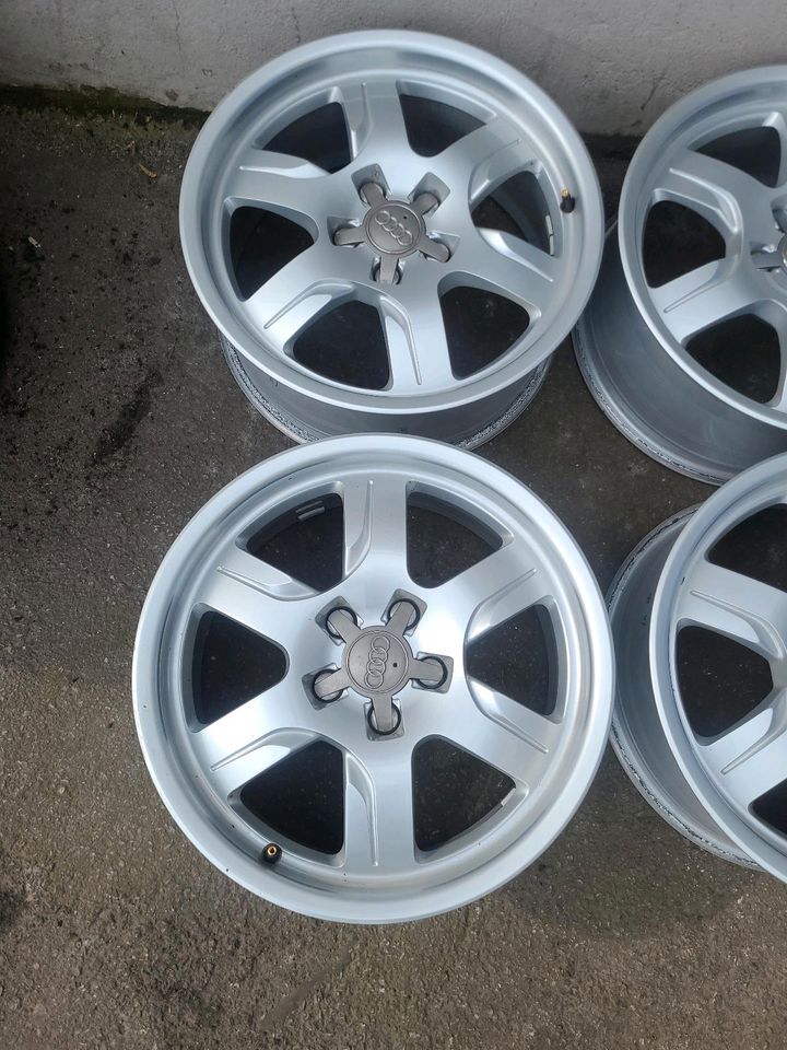 4× 17-Zoll Alufelgen Audi LK 5×112, ET 28 in Würselen