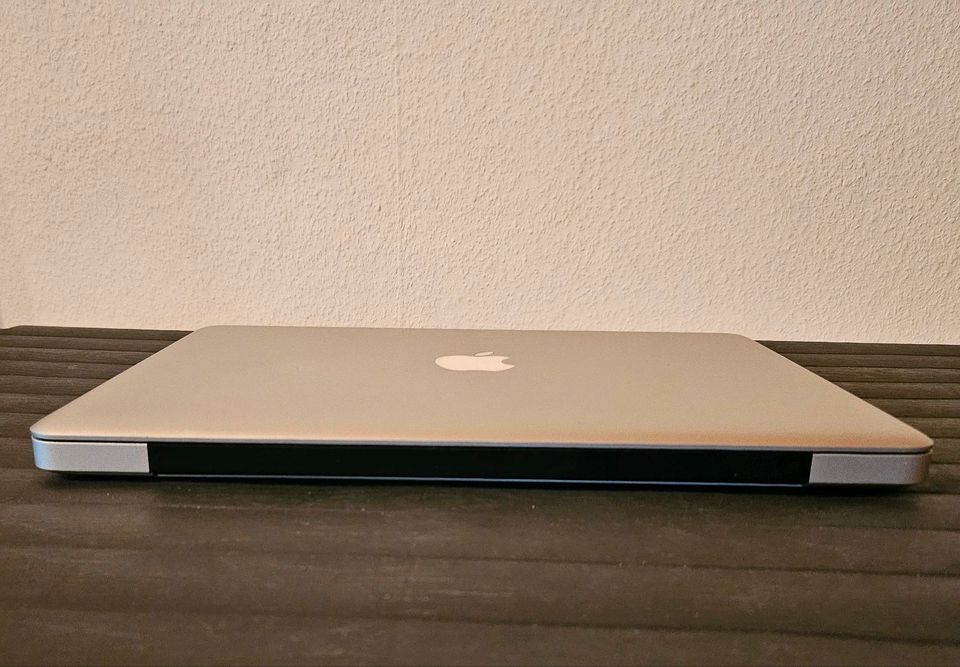 MacBook Pro 13 Zoll Mitte 2010 Mit Ladegerät in Murr Württemberg