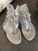 Unisa Damen Sandale Silber mit Schmuck Steinen gr. 38 Nordrhein-Westfalen - Alsdorf Vorschau