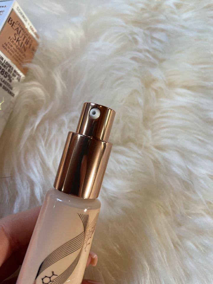 Charlotte Tilbury Beautiful Skin Foundation 1 Neu in Schermbeck