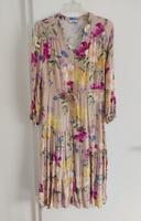 beiges Blumenkleid von Reserved, Größe 34 Hannover - Mitte Vorschau