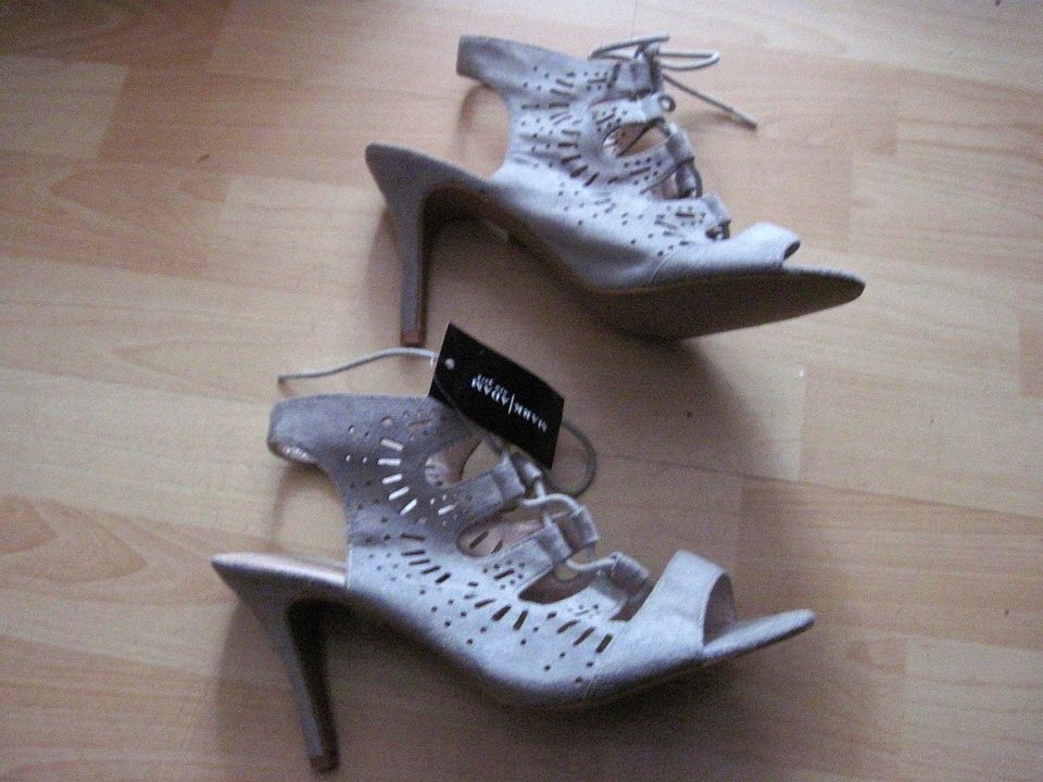 Sandalen High heels silbergrau Größe 41 NEU 9,5 cm Absatz in Dortmund