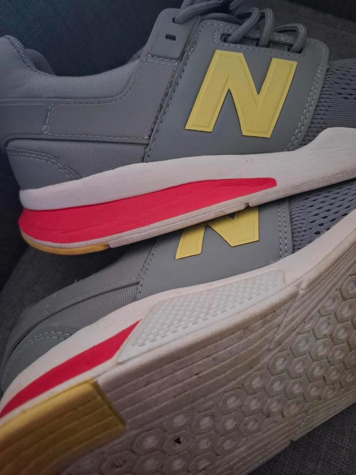 New Balance 247 grau/neon pink/gelb gr.38*sneakers*light in Altena