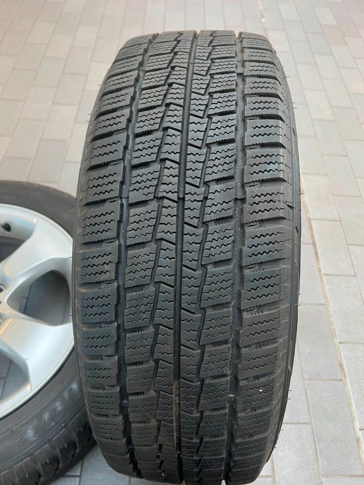 Winterreifen 215/60/17 Zoll BMW X3 E83 Alufelgen Radsatz 6-8mm in Melle