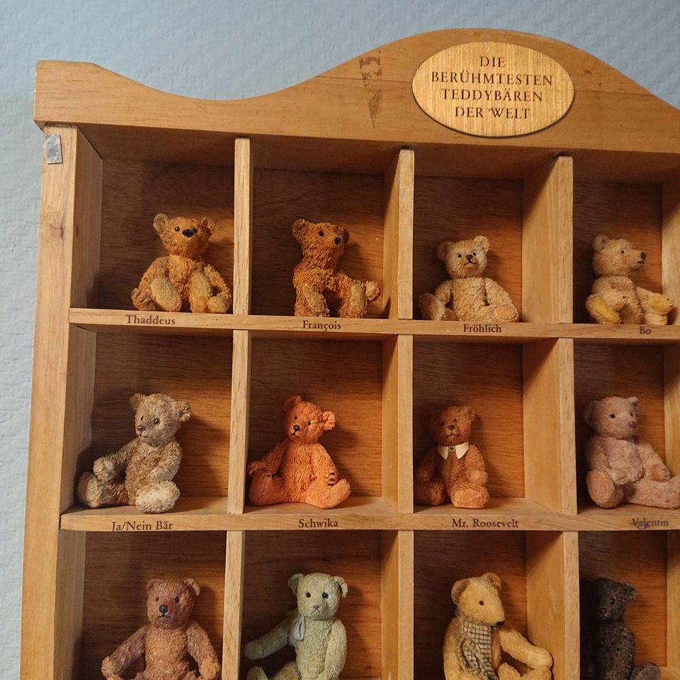 Setzkasten mit den berühmtesten Teddybären der Welt. in Roxheim