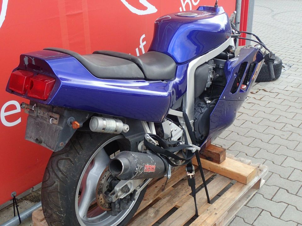 Suzuki GSX-R 750 GR7AB Rahmen Vergaser Motor Lima Anlasser in Mantel