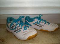 Adidas Turnschuh Sportschuh 37 1/3 weiß blau helle Sohle Mädchen Sachsen - Grimma Vorschau