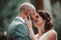Der Hochzeitsfotograf für autentische Hochzeitsreportagen Niedere Börde - Gutenswegen Vorschau