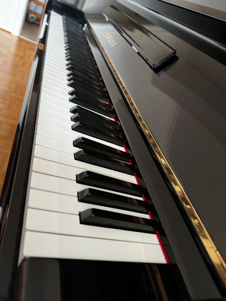 Yamaha Klavier U1 Made in Japan in 1979 in Bonn