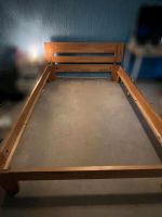 Schönes Bett 140×200 cm aus Massivholz Niedersachsen - Pattensen Vorschau