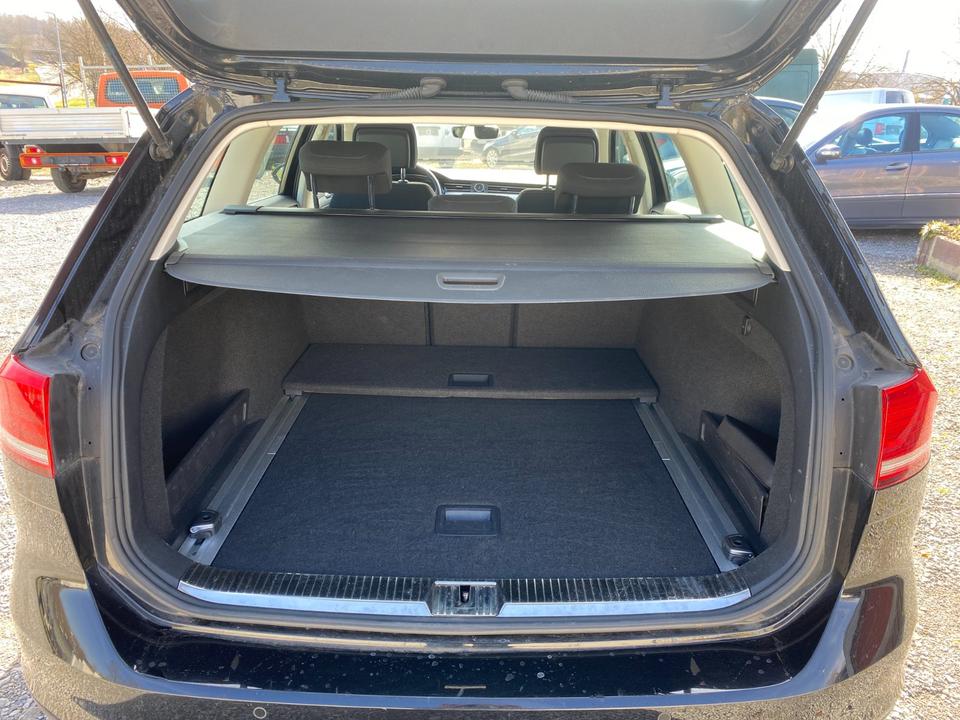 Volkswagen Passat Variant 2.0TDI DSG*Kamera*ACC*LED*19%MwSt. in Oberderdingen