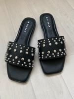 *neu* Sinsay Sandalen Schlappen 38 schwarz Nieten Leder Dortmund - Wickede Vorschau