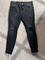 River Island plus Jeans Größe 46 damaged grau Glitzer Schleswig-Holstein - Medelby Vorschau