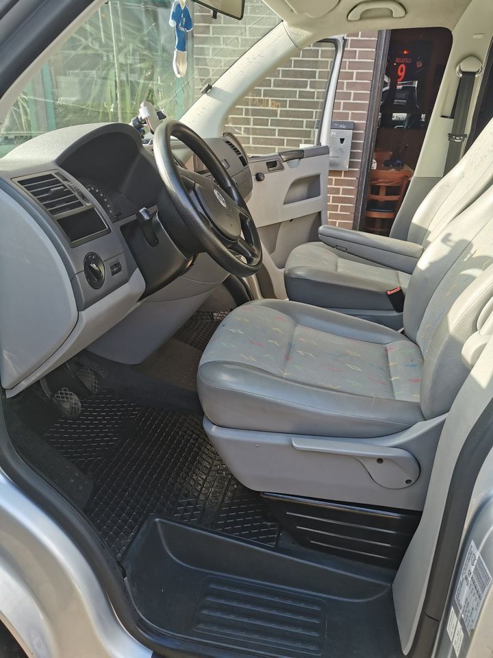 VW Bulli T5 9-Sitzer, Langversion zur Miete in Versmold
