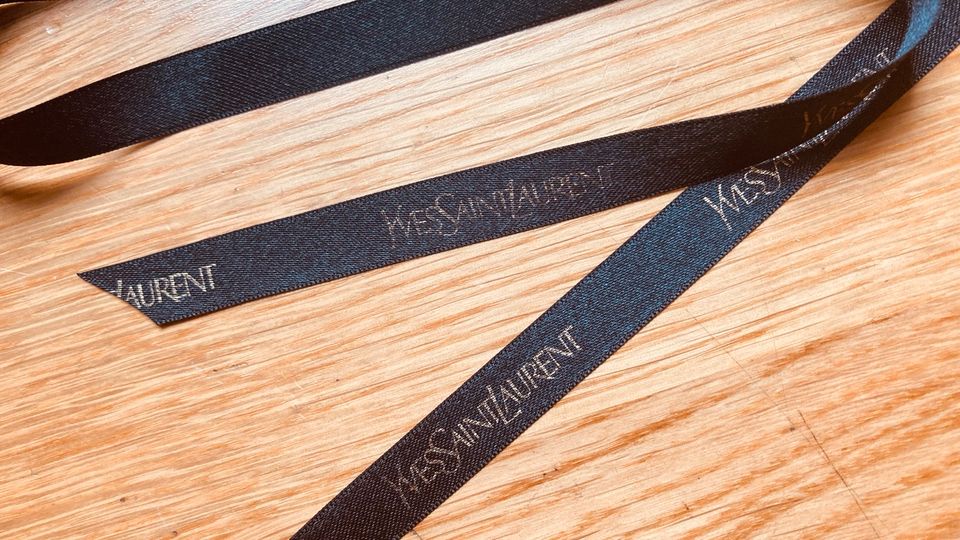 Original YSL Yves Saint Laurent Satin Stoffband Geschenkband in Frankfurt am Main