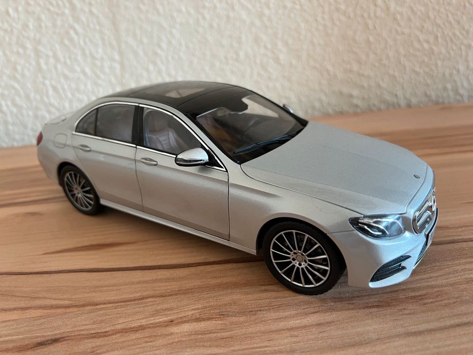 iScale w213 E-Klasse Modellauto 1:18 AMG Line NEU - SELTEN in Berlin