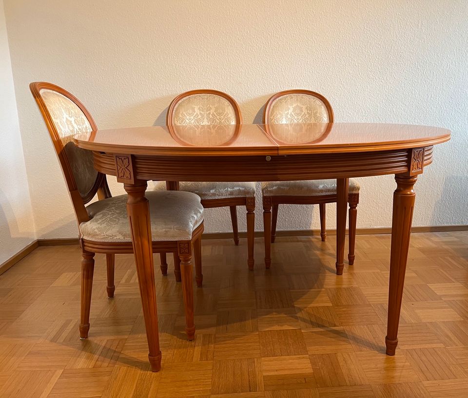 Esstisch mit 6 Stühlen in Neu Ulm