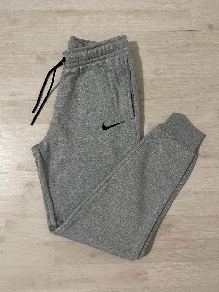 Nike Jogginghose in Merzig