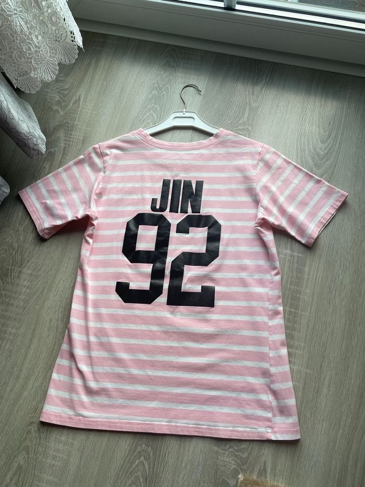 Bts Jin Wings merch Shirt in Limburg