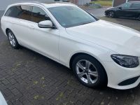 Mercedes E Klasse 220 T Model Scheckheft gepflegt bei MB Kassel Hessen - Calden Vorschau