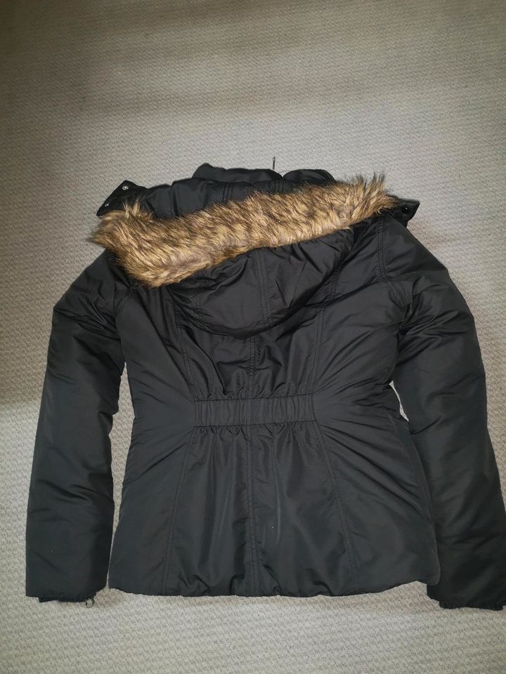 Damen Winterjacke kurz in Florstadt