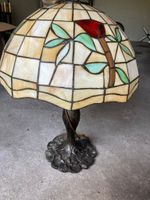 Alte Tiffany-artige Lampe / Dachbodenfund Gussfuß Nordrhein-Westfalen - Oberhausen Vorschau