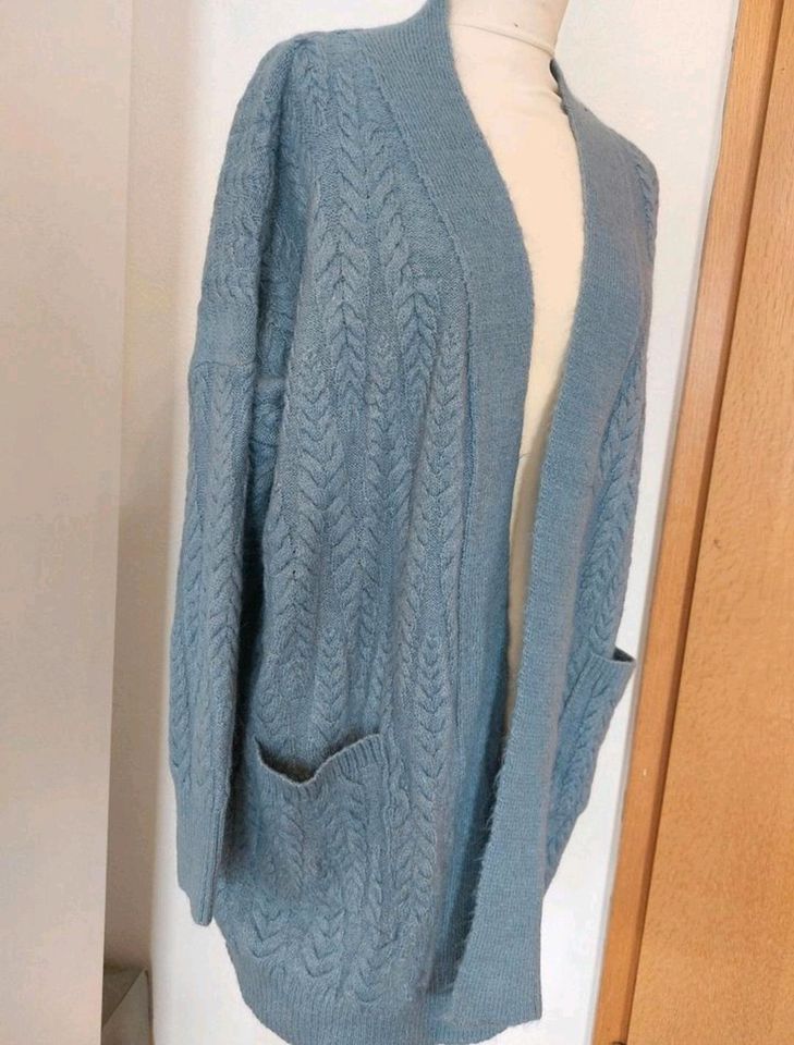 Strickjacke blau von Orsay Größe S in Zeilarn