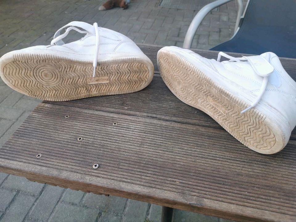 1 Paar Kangaroos Sneaker Gr 39 in Holzweißig