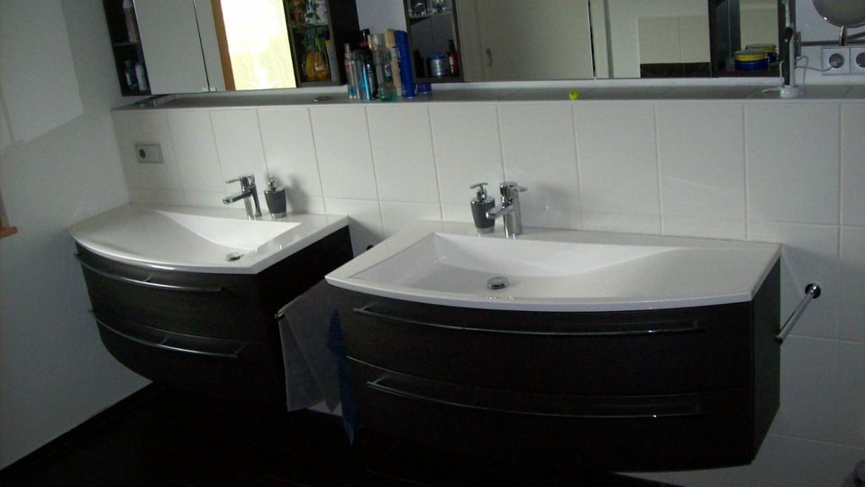 Waschtische mit Spiegelschrank 2 Stück Bad Badeinrichtung in Babenhausen